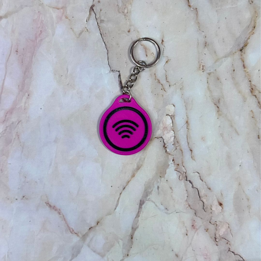 NFC Keychain Instagram, Facebook, TikTok or NFC logo