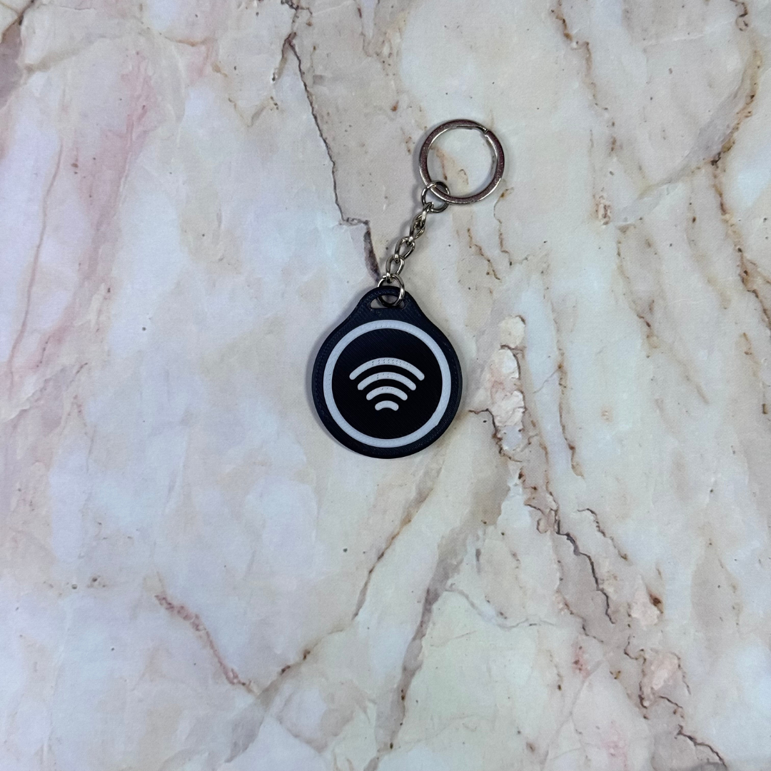 NFC Keychain Instagram, Facebook, TikTok or NFC logo