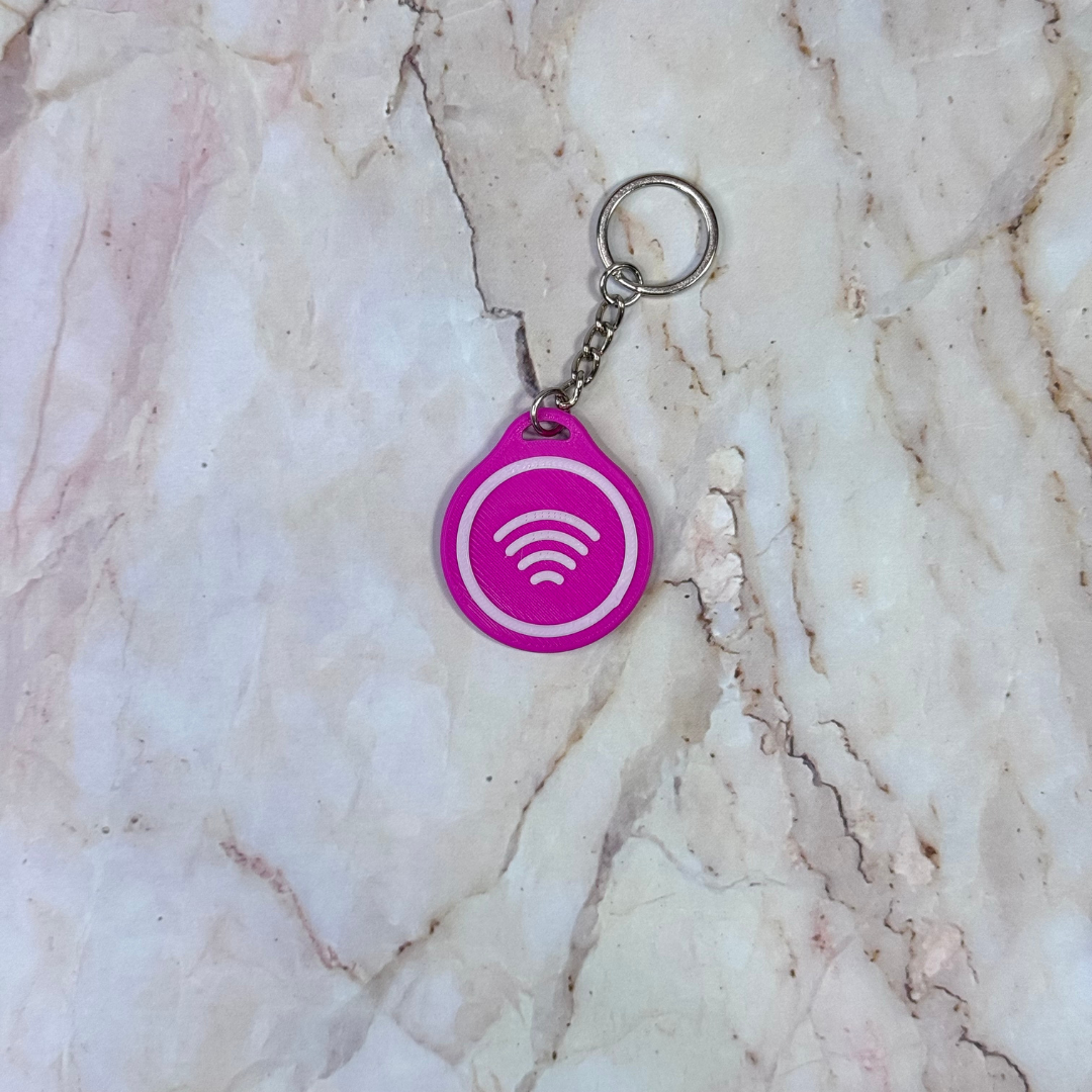 NFC Keychain Instagram, Facebook, TikTok or NFC logo