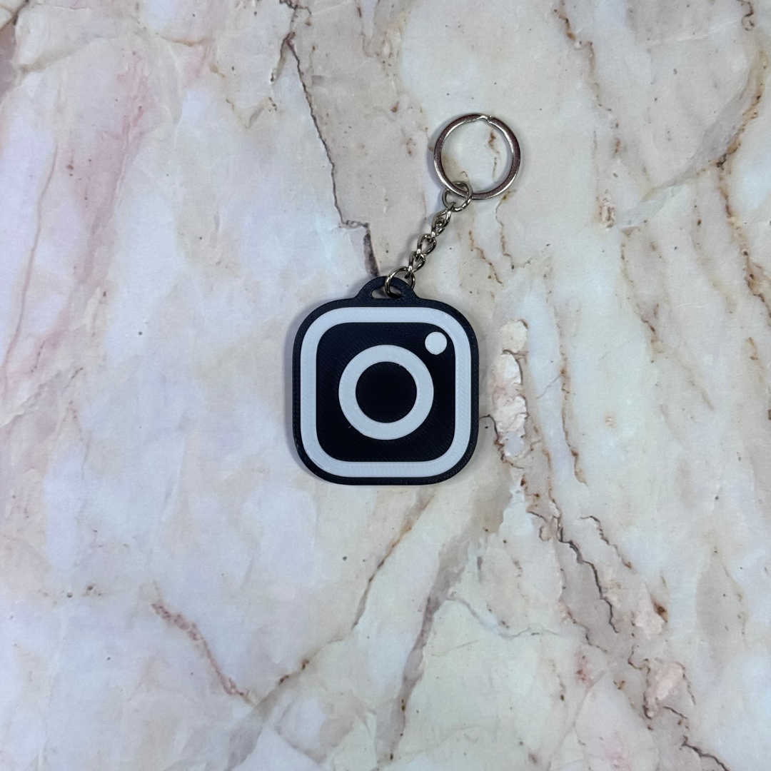 NFC Keychain Instagram, Facebook, TikTok or NFC logo