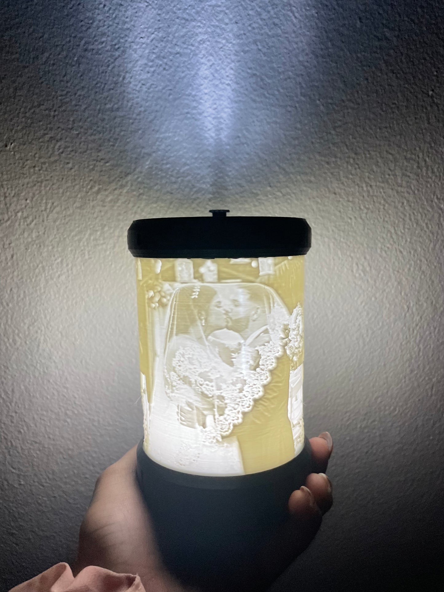 Cylindrical 3D Photo Lamp (2 photos)